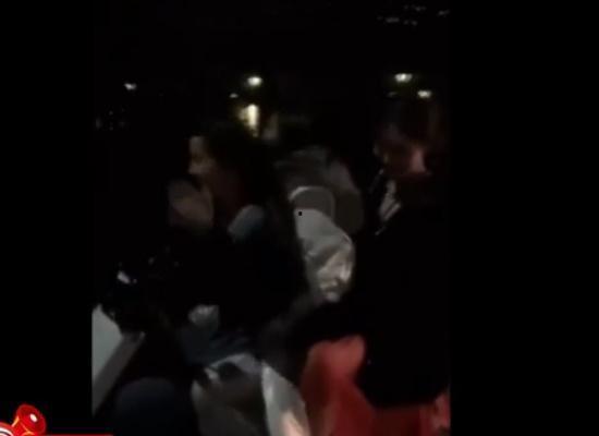 校园情侣吃瓜群众视频,吃瓜群众镜头下见证爱情瞬间